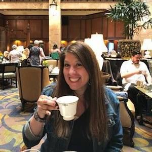 Meet your Posher, Lorraine